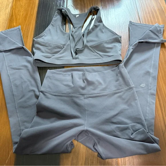 Fabletics set - Picture 2 of 2